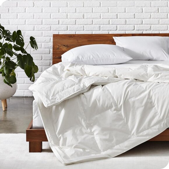 Stylish Full/Queen Comforter - Lightweight Down and Cotton - Year-Round Luxury - Picture 1 of 8